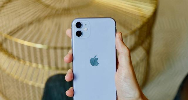 苹果升级至iOS11系统（全新体验、操作便捷、性能提升、用户热评）