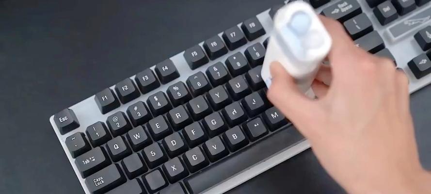 如何将台式电脑与手机连接蓝牙耳机（实现无线听歌，办公娱乐两不误）