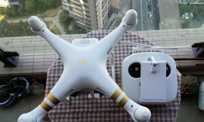 大疆Phantom3-非凡的空中影像体验（探索全新视角，展现生动画面）