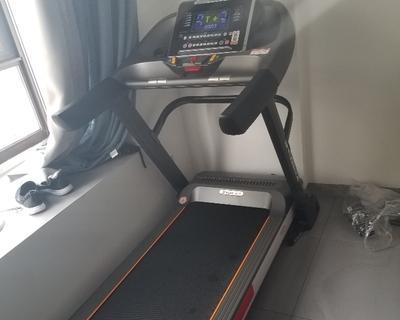亿健跑步机8008A的性能和优点分析（一款功能强大、质量可靠的高端跑步机）