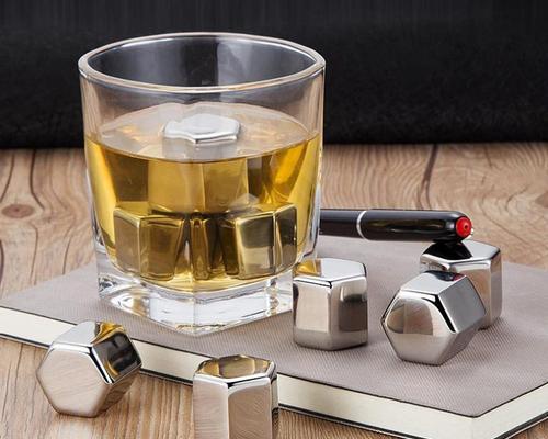 不锈钢冰块的优点及使用方法（耐用实用的不锈钢冰块，为您带来冰凉舒爽体验）