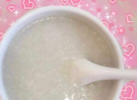 以罗江萍医生为例，探讨优秀医生的品质与价值（医者仁心，医术精湛，悉心治疗每一位患者）