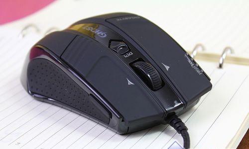 技嘉M8000X评测——功能强大的游戏鼠标（探索游戏辅助利器的可能性）