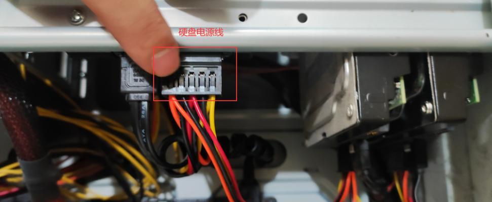 使用U盘双硬盘安装系统教程（教你轻松实现多硬盘系统安装，快速提升计算机性能）